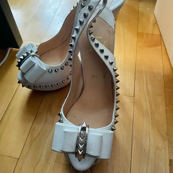Authentic Christian Louboutin Lady Clou 150 White Studded Peep-Toe Heels